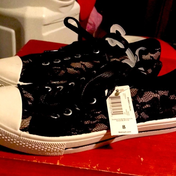 No Boundaries Shoes - Woman’s 8 No boundaries woman black lace